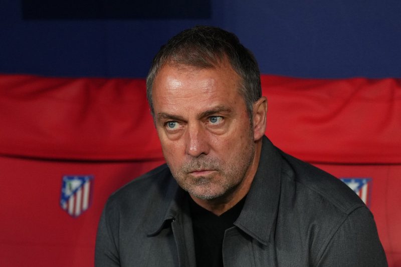 FC Barcelona plant langfristige Zusammenarbeit mit Hansi Flick, doch der Trainer zögert