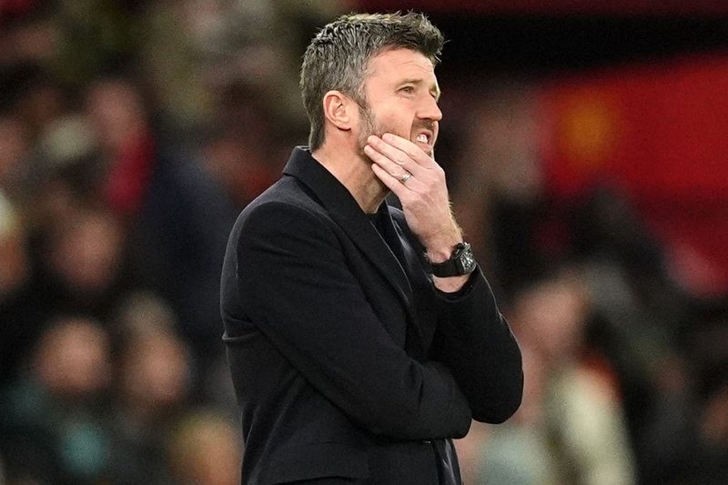 Carrick Voices Frustration Over Refereeing Amid United's Defensive Woes Ahead of Chelsea Clash