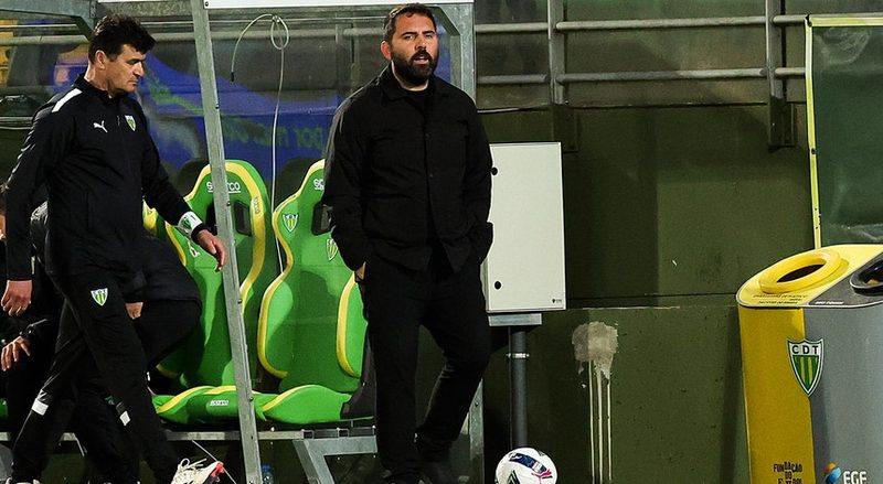 Gonçalo Feio destaca foco na performance do Tondela antes do desafio com o FC Porto