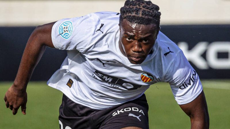 David Otorbi, el joven talento del Valencia que hace historia con su debut