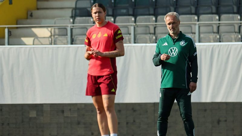 Larissa Mühlhaus feiert Premiere in der Startelf der deutschen Frauen gegen Österreich