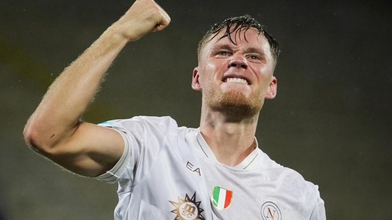 Conte schiera Beukema in difesa: il Napoli pronto a sfidare la Lazio