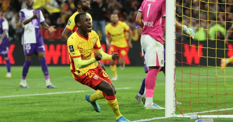 Le RC Lens renverse Toulouse et confirme son statut de leader virtuel de L1