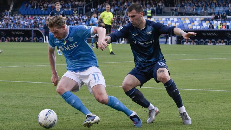 La Lazio rompe el hechizo en el Maradona y acerca al Inter al Scudetto