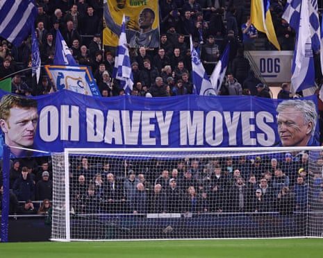Moyes Sparks Derby Rivalry as Everton Eyes European Glory Amidst Liverpool's Struggles