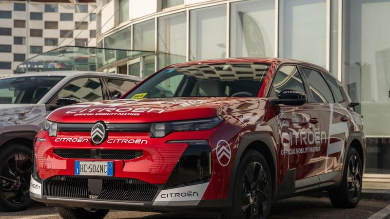 Scopri il Citroën C5 AirCross, auto ufficiale del Giro d'Italia 2026