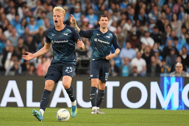 Napoli amarga derrota para a Lazio e Inter se distancia na liderança do Italiano