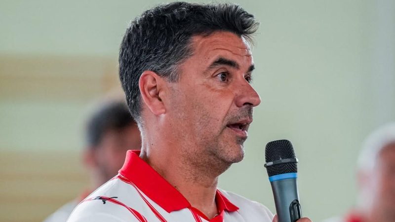 Míchel inspira a internos con un mensaje de esperanza y segunda oportunidad