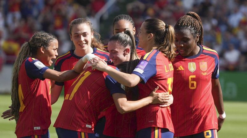 España se impone con contundencia y asegura una victoria ante Ucrania