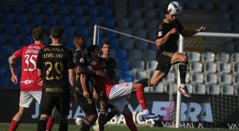 Casa Pia empata sem gols contra o Santa Clara e continua na luta pela manutenção