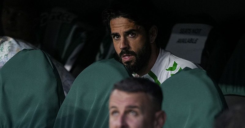 Isco busca redención tras la eliminación europea y el Betis confía en su regreso