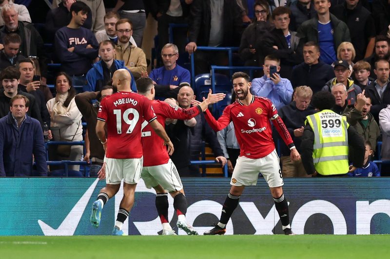 Michael Carrick Leads Manchester United to Vital Win Against Chelsea at Stamford Bridge