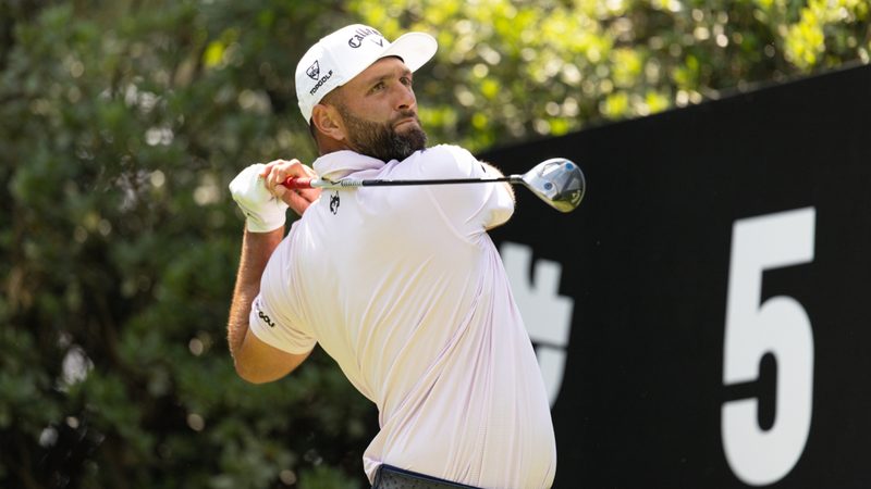 Jon Rahm lidera en LIV Golf México, pero Luis Masaveu brilla como el héroe del día