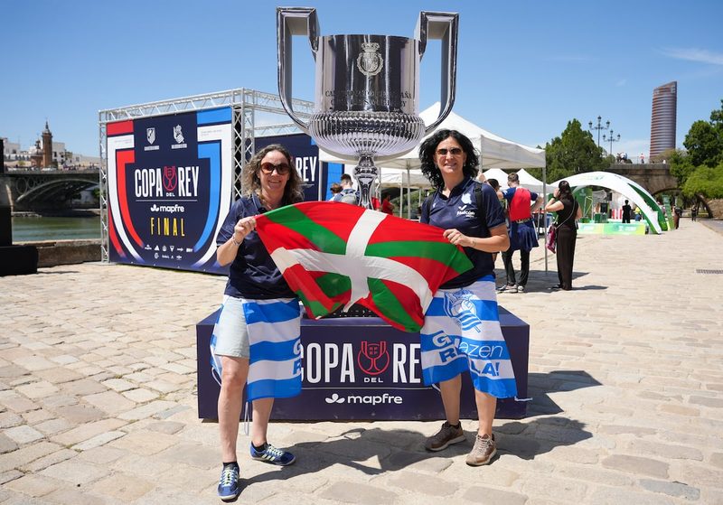 Sevilla se prepara para un supersábado de alta tensión con 50,000 aficionados en la ciudad