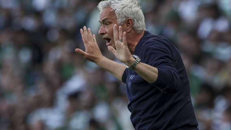 Benfica logra una victoria épica en el Derbi y se acerca al Oporto