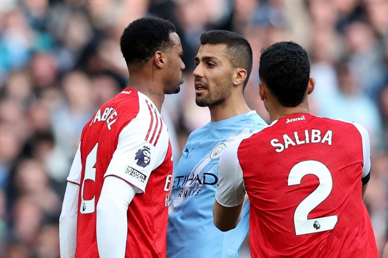 Manchester City Faces Rodri Injury Blow Ahead of Crucial Title Race Matches