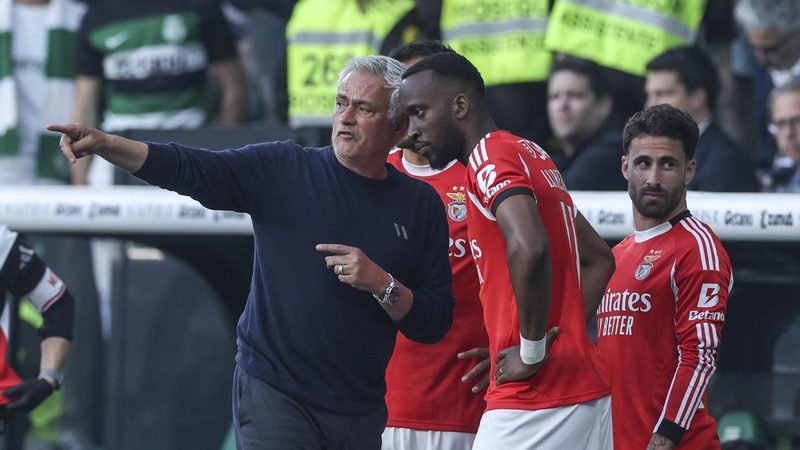 Rafa Silva da la victoria al Benfica y lo coloca en puestos de Champions