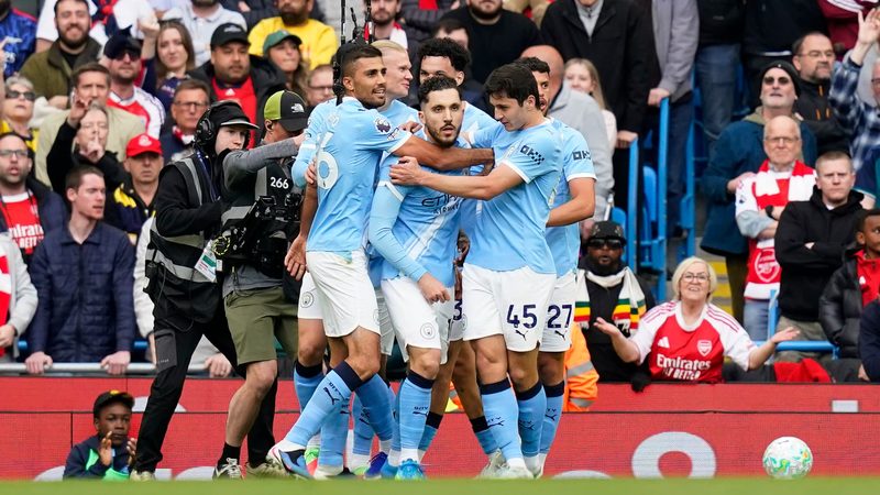 Le choc Manchester City-Arsenal : Cherki brille, Donnarumma sombre en deux minutes