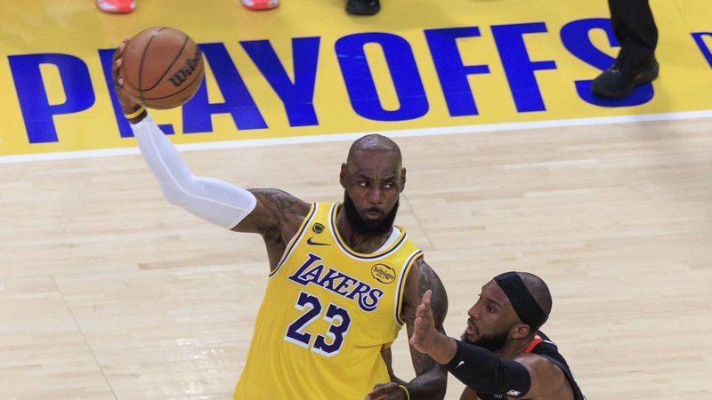 Los Lakers sorprenden en el primer playoff sin Doncic y vencen a los Rockets