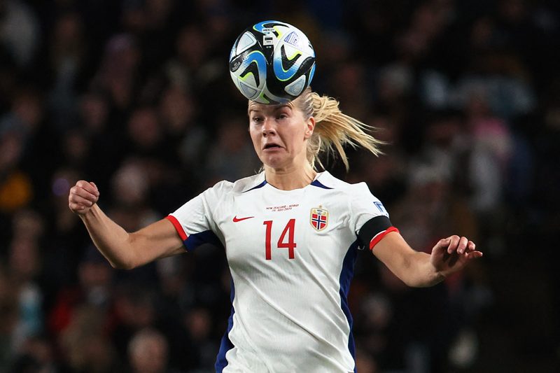 L'OL Lyonnaise Ada Hegerberg célèbre ses 100 sélections avec la Norvège