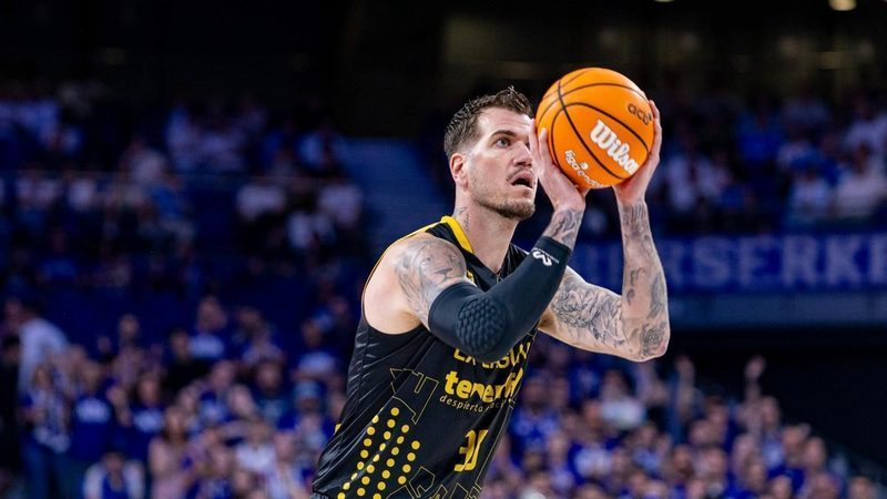CB Canarias logra un triunfo histórico ante el Real Madrid en un emocionante 90-95