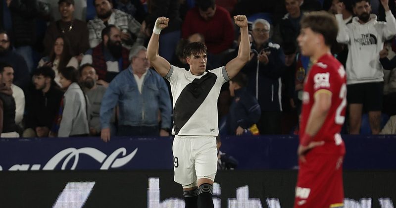 Carlos Espí, el goleador que pone en jaque al Sevilla FC en LaLiga