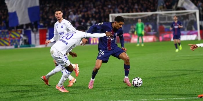 Senny Mayulu, l'espoir du PSG, prend son mal en patience face à la concurrence