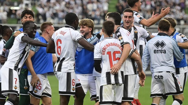 El CD Castellón brilla gracias a su banquillo: 17 goles y una unión inquebrantable