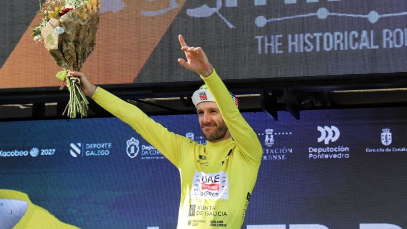 Adam Yates conquista O Gran Camiño y se prepara para el Giro de Italia