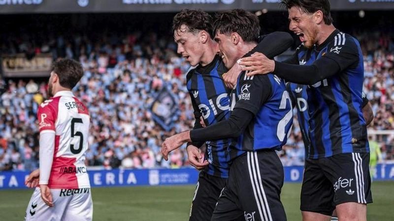 Almada se prepara para una semana crucial con cambios en el Oviedo