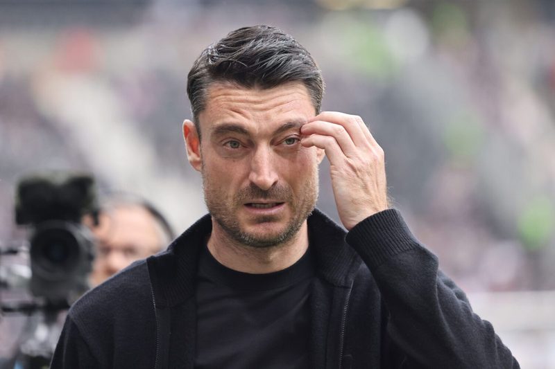 Eintracht Frankfurts Trainerwechsel zeigt erste Mängel: Riera steht vor Herausforderungen