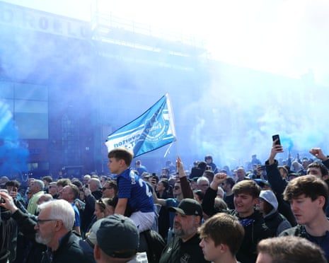 Everton and Liverpool Clash in High-Stakes Merseyside Derby