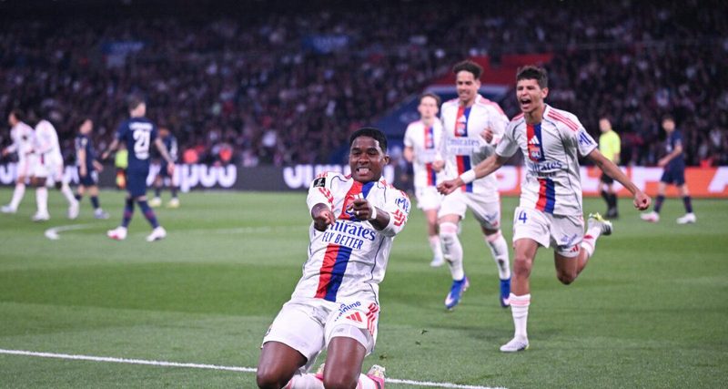 L'Olympique Lyonnais piège le Paris Saint-Germain et grimpe sur le podium de Ligue 1
