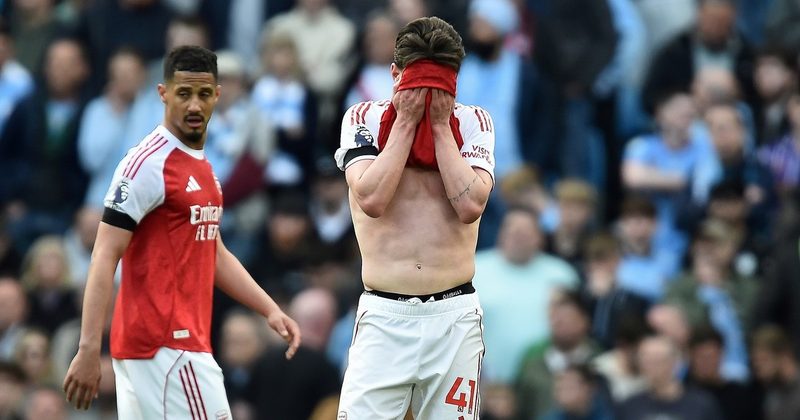 Manchester City frena al Arsenal en la lucha por la Premier League con un 2-1 decisivo