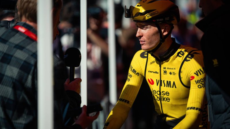 Matteo Jorgenson se despide de las Clásicas de las Ardenas tras sufrir una fractura