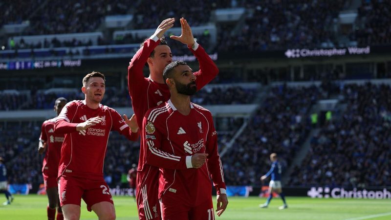 Virgil Van Dijk brilla en el derbi de Merseyside y Salah sigue en racha