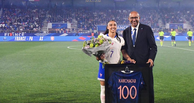 L'Équipe de France (F) : Sakina Karchaoui célèbre sa 100ème sélection historique