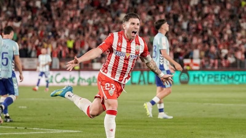 El Málaga CF sufre un cruel desenlace en Almería y cae 3-2