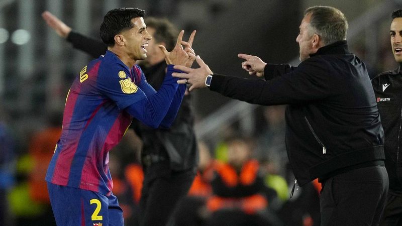 Hansi Flick define el rol de Joao Cancelo como lateral izquierdo en el Barça