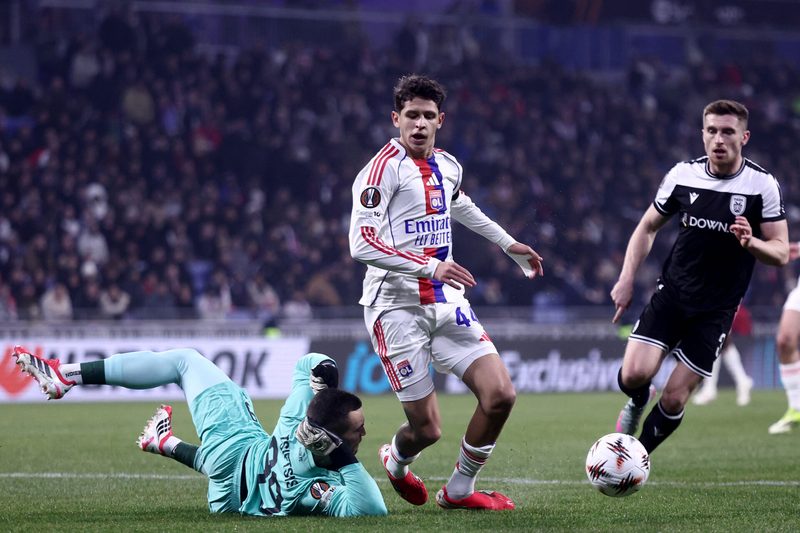 Le PSG face à l'OL : Kluivert et Merah titulaires pour un choc décisif ?