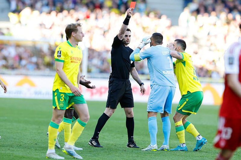 Le FC Nantes cède dans les dernières secondes contre le Stade Brestois (1-1)