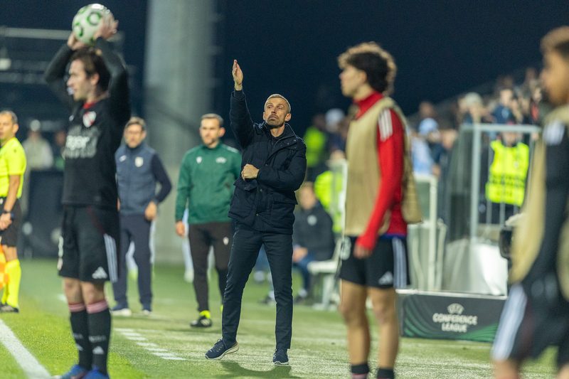 Le Racing Club de Strasbourg s'incline contre Rennes : Gary O’Neil assume ses choix