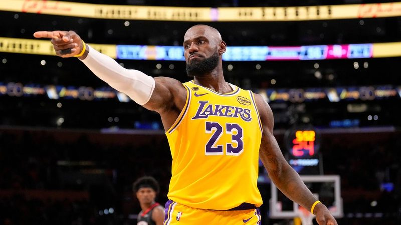 LeBron James führt Lakers ohne Doncic zum Auftaktsieg in den NBA-Playoffs