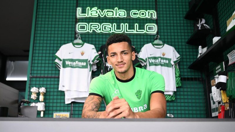 Álvaro Rodríguez se prepara para dejar huella en el derbi Elche-Atlético