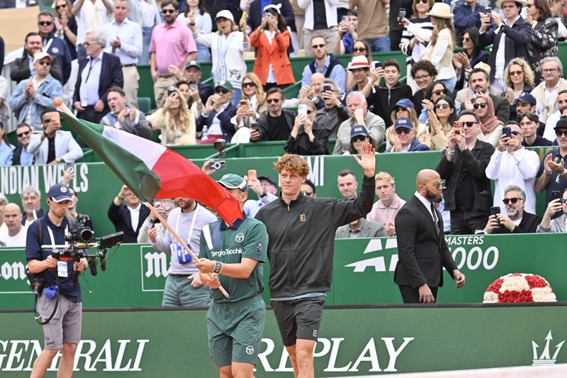 Jannik Sinner guida la Race ATP: record di punti e un passo verso le Finals