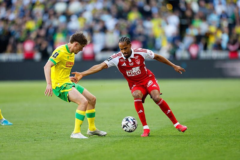 Le FC Nantes mène à la mi-temps grâce à Mostafa Mohamed