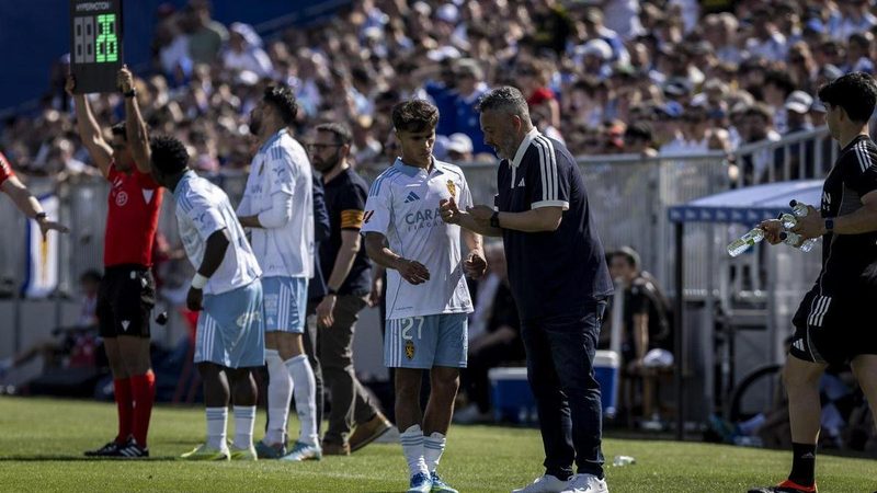 El Real Zaragoza se hunde tras un triple cambio fallido ante el Ceuta