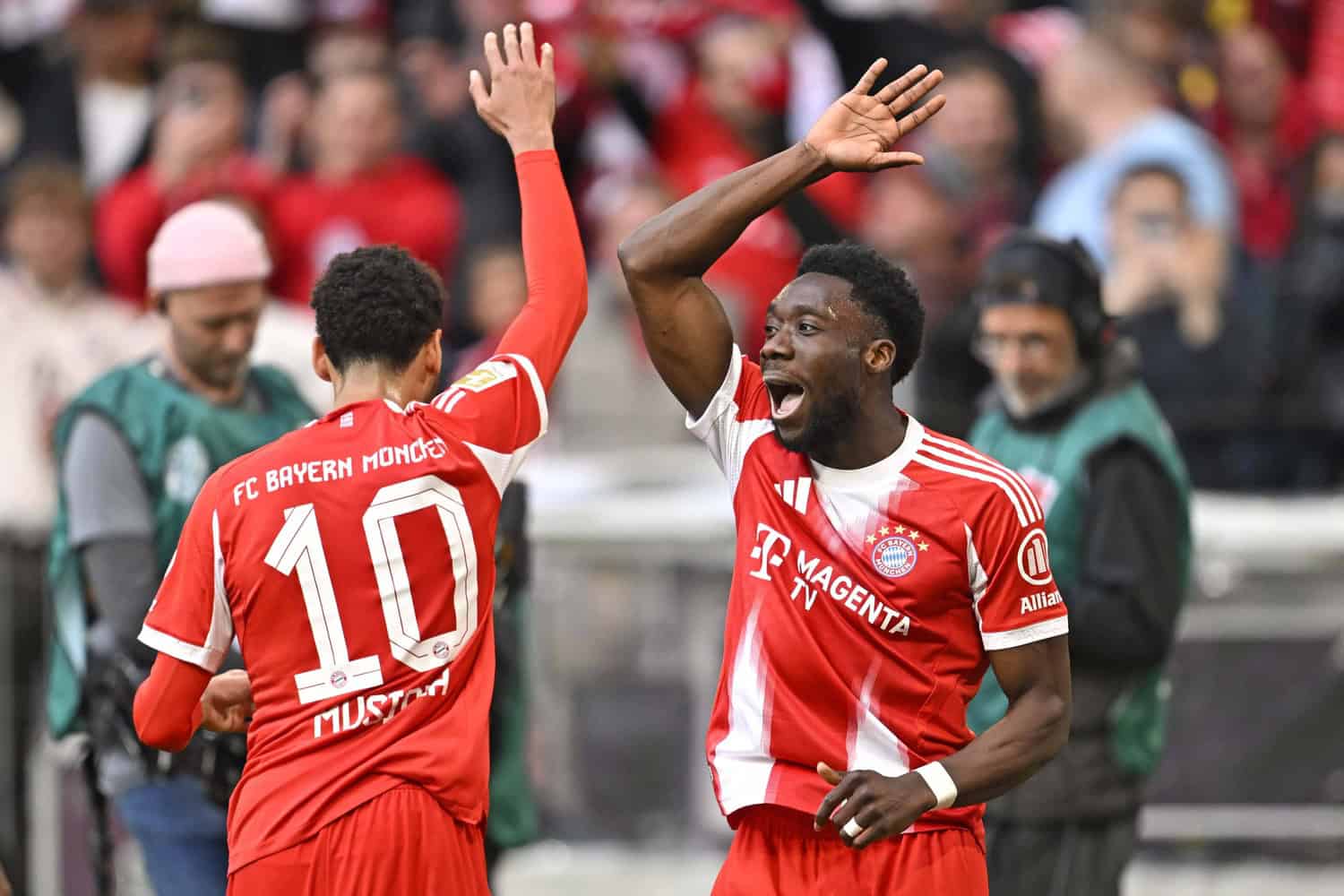 Bayern krönt sich zum 35. Mal Meister nach überzeugendem 4:2-Sieg gegen Stuttgart