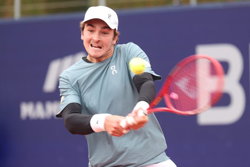 João Fonseca mira ascensão no ranking com torneios no saibro europeu