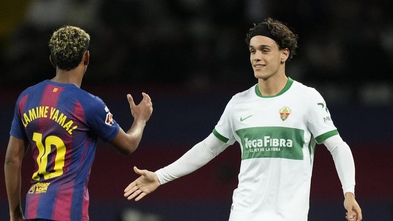 Héctor Fort se centra en su regreso mientras el Inter de Milán lo sigue de cerca